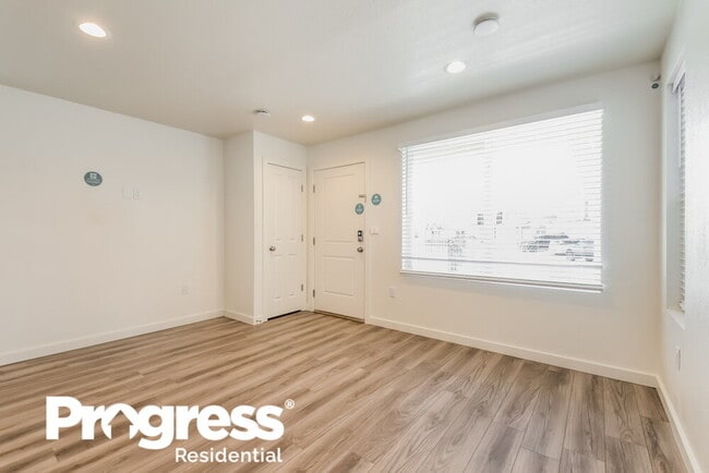 Foto del edificio - 4735 N Tower Dr