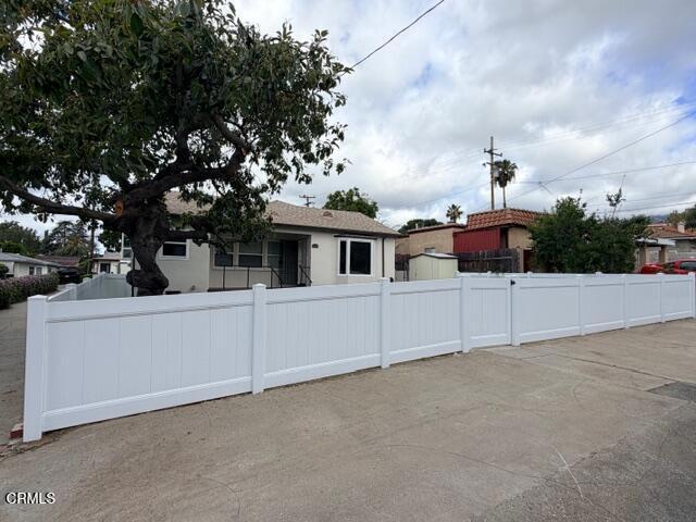 Foto del edificio - 1835 N Oxford Ave