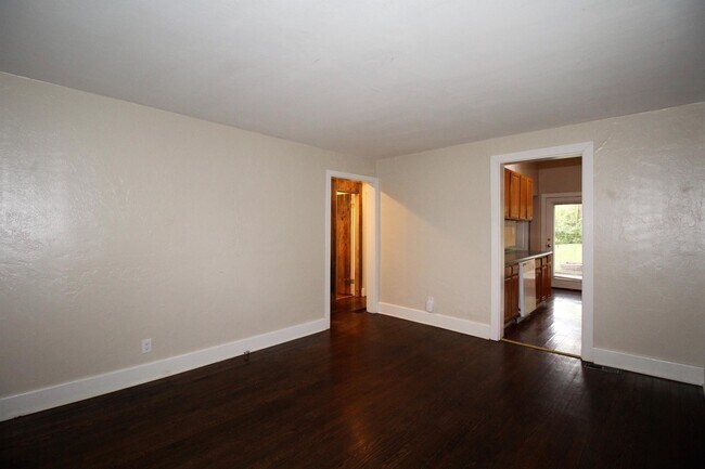 Foto del edificio - 9136 Charlotte St