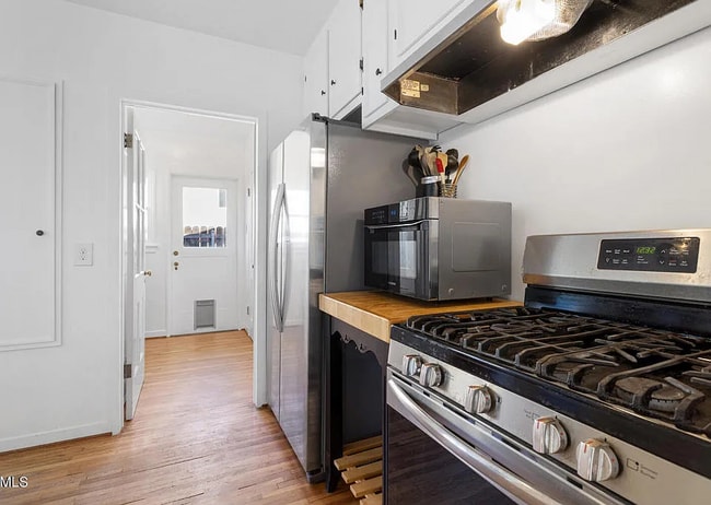 Building Photo - 1579 N Harding Ave