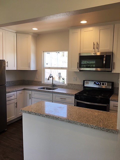 Kitchen with Stainless - 933 26th St