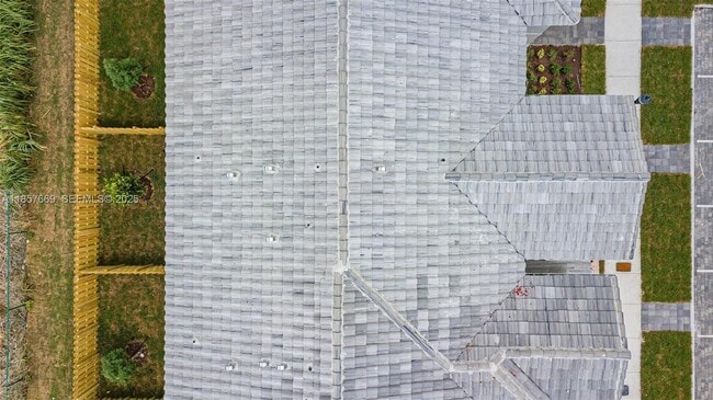 Building Photo - 1870 SE 26th Ter