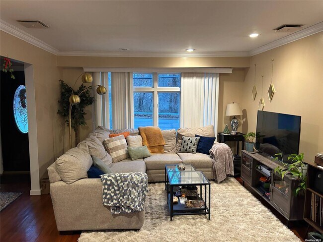 Foto del edificio - 705 Parkside Blvd
