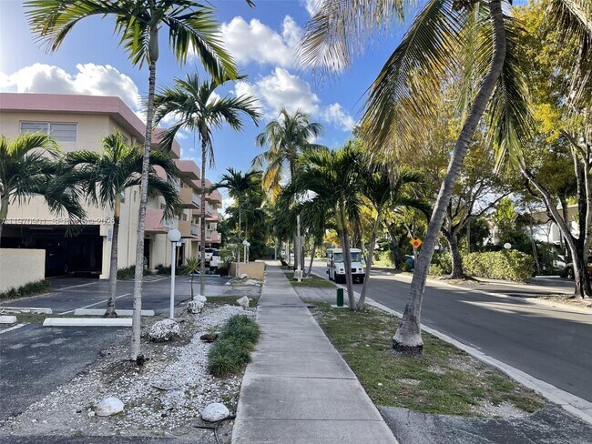 Foto del edificio - 3522 NE 171 St