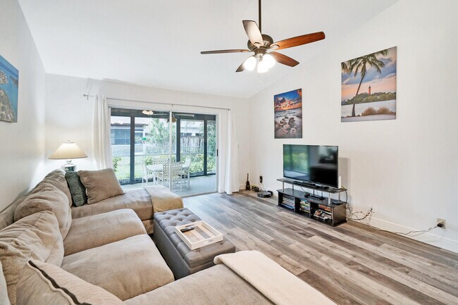 Foto del edificio - 113 Pinewood Ct