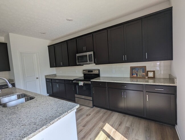 Building Photo - Gorgeous New Construction Middletown Home!