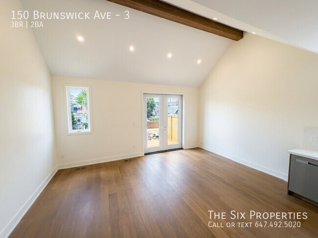 Building Photo - BRAND NEW LUXURY 3 BED 2 BATH NEAR U OF T
