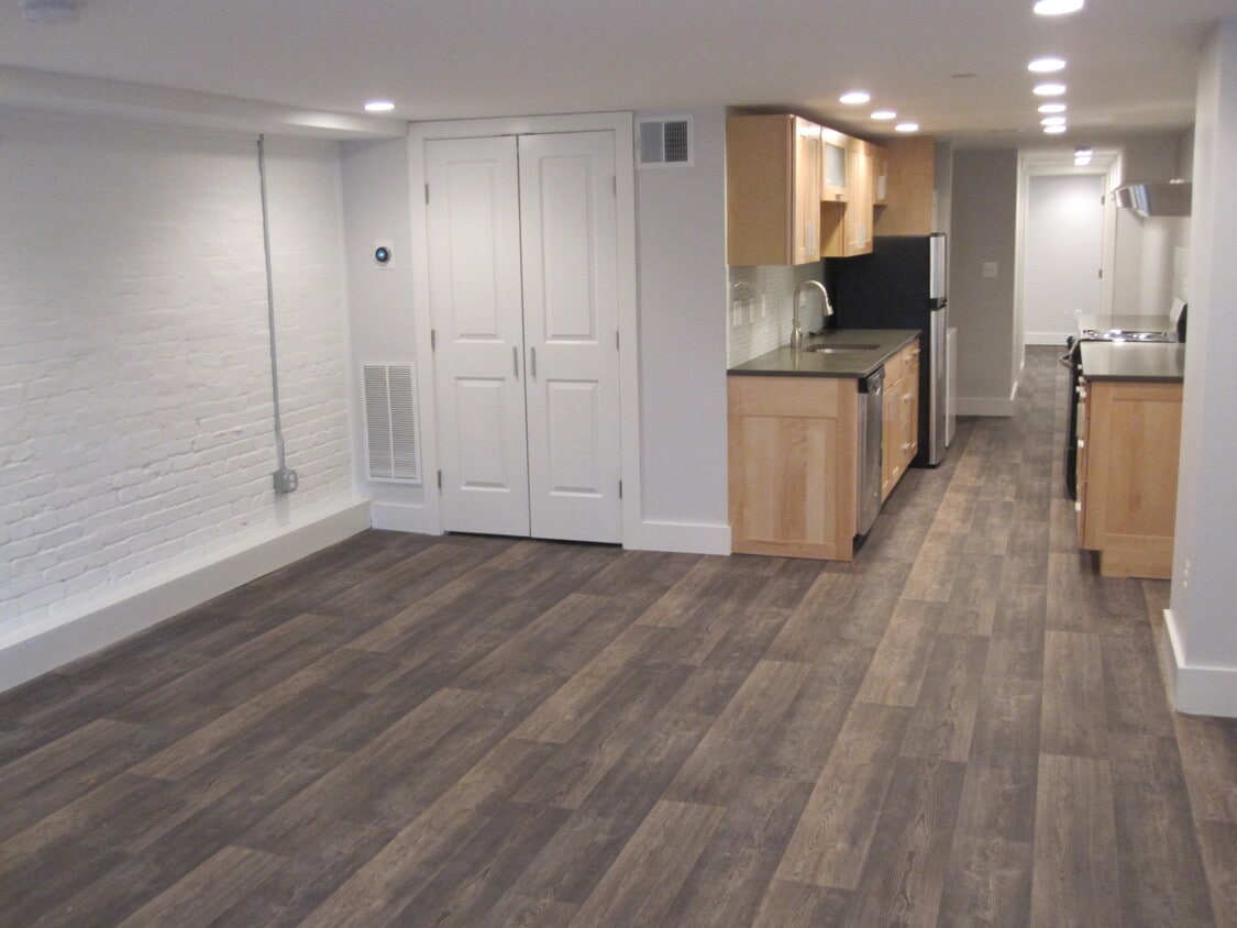 Foto principal - 1658 Monroe St NW