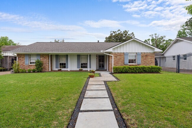 Foto del edificio - 6158 Burgoyne Dr.