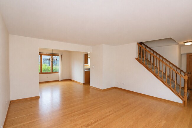 Foto del edificio - 706 North Point Dr
