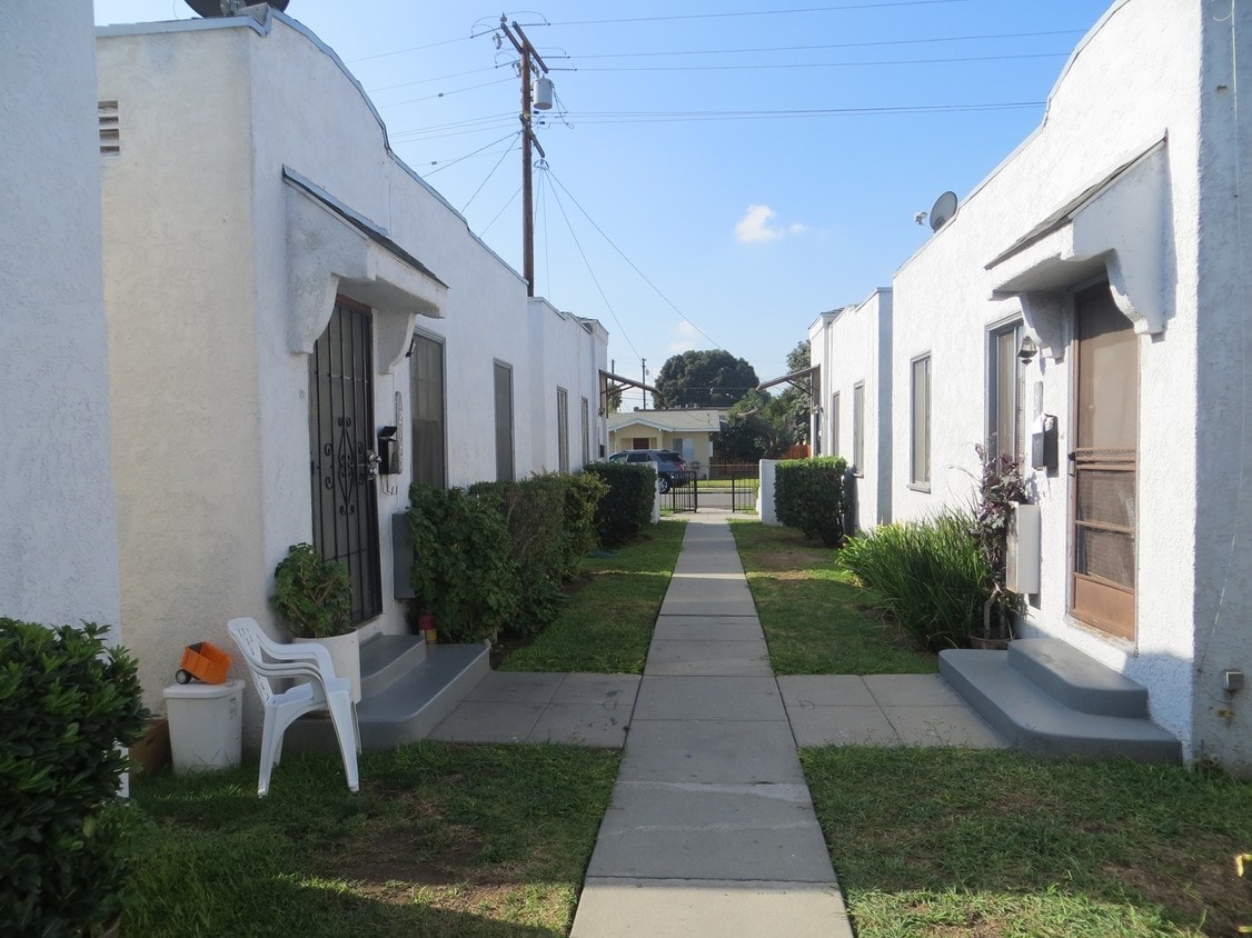 Building Photo - Norwalk Cottages