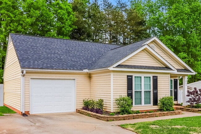 Building Photo - 660 Rebecca Jane Dr