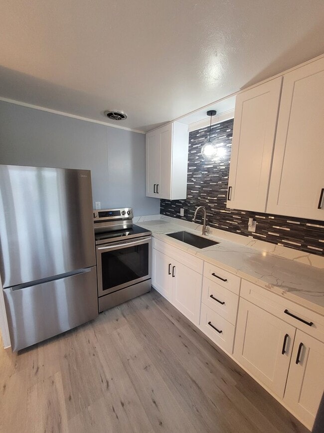 Foto del edificio - 34825 Seavey Loop Rd