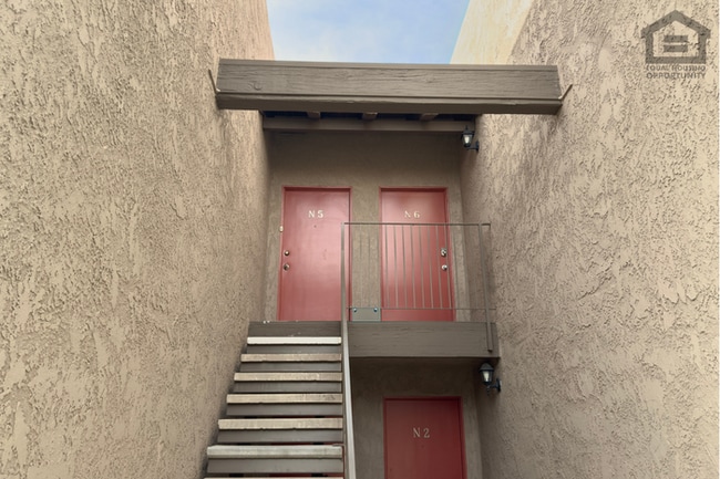 Building Photo - 2Bed/2Bath Condo at Thomas Rd/56th St! Ready for Immediate Move-In!