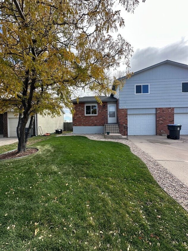 Foto principal - BEAUTIFULLY UPDATED 3 BEDROOM, 2 BATHROOM ...