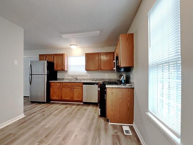 Foto del edificio - 4221 Woodland Ave