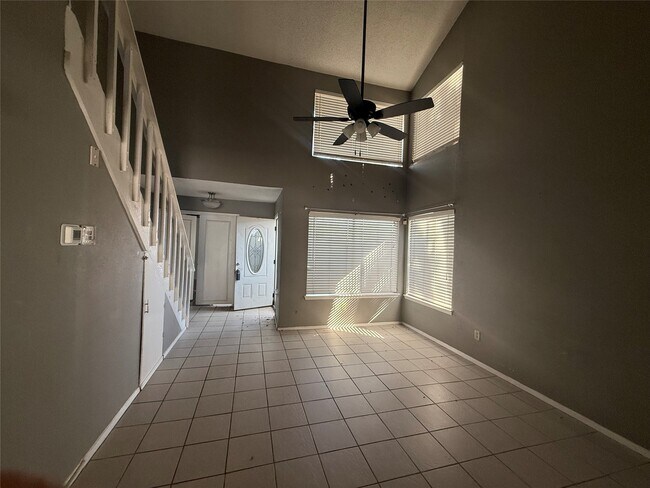 Foto del edificio - 8498 Dairy View Ln