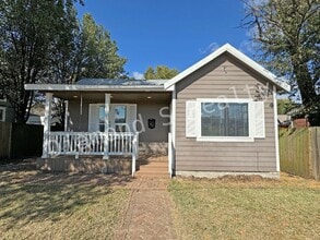 Building Photo - 317 E Chase St