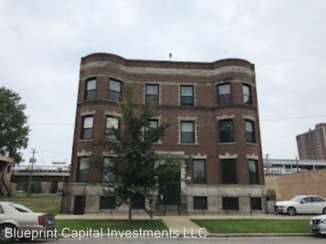 Primary Photo - 5037 S Prairie Ave