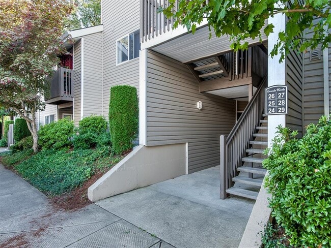 Stairs and Entrances Cascade Woods Apartments, Aloha OR, Stairs and Entrances - Cascade Woods Apartments