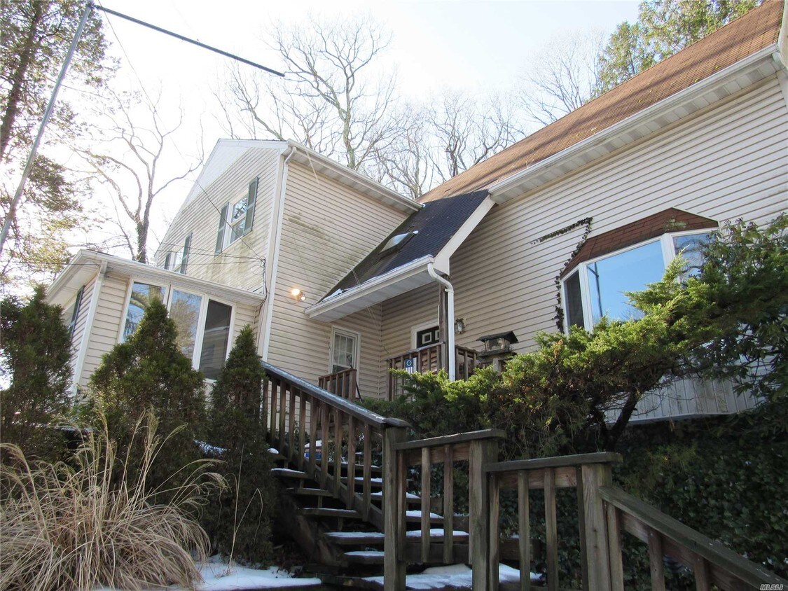 Primary Photo - 147 Waterside Ave