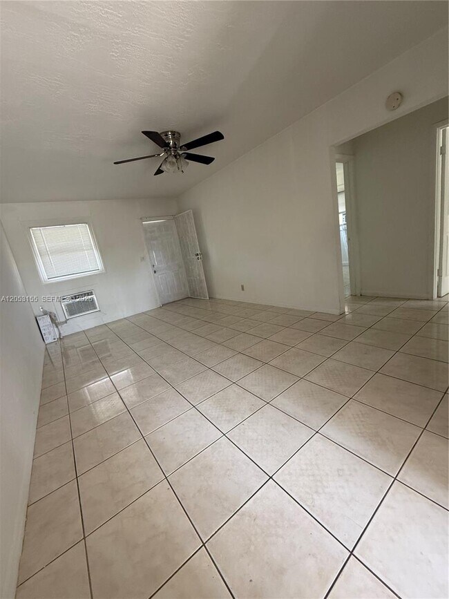 Foto del edificio - 708 N 20th Ct