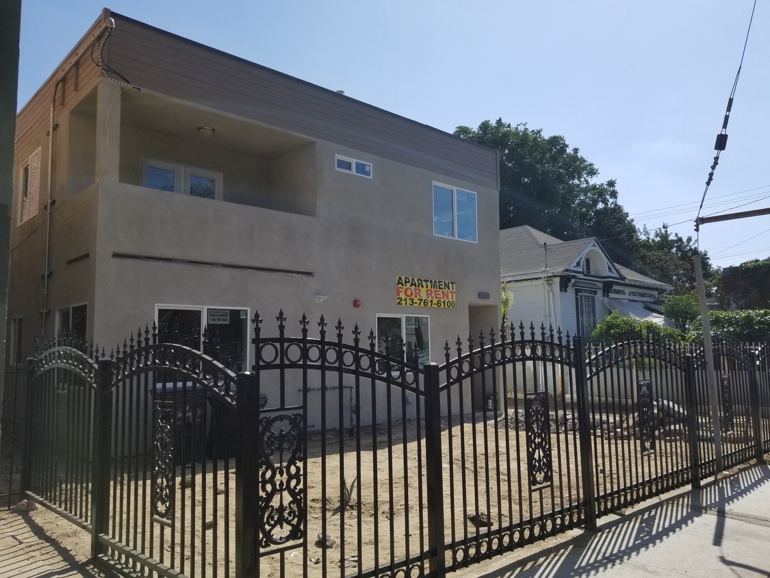 Primary Photo - 2710 Maple Ave