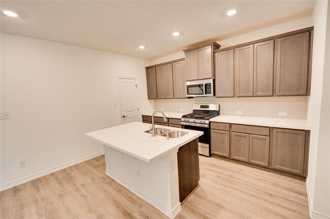 Building Photo - 106 Watkinville Rd