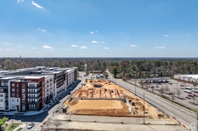 Building Photo - The Regent at Regency