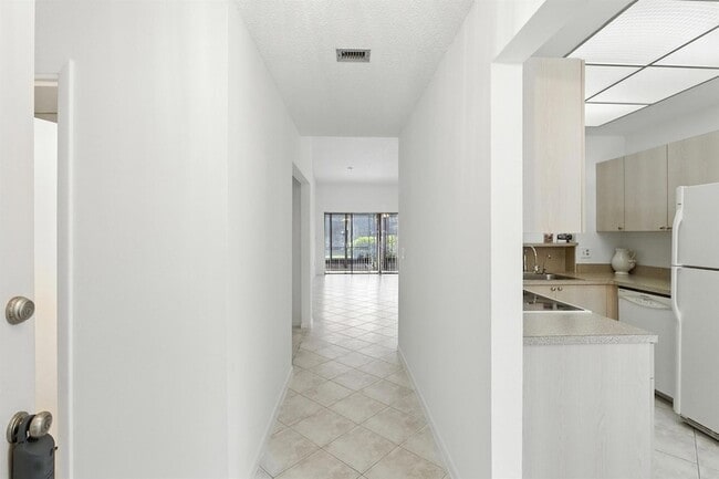 Foto del edificio - 3646 English Rd