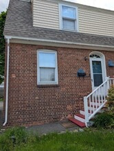 Building Photo - 67 Porpoise Way