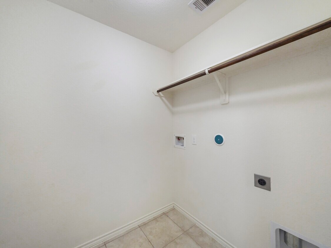 Foto del edificio - 1519 Spencer Glen Ln