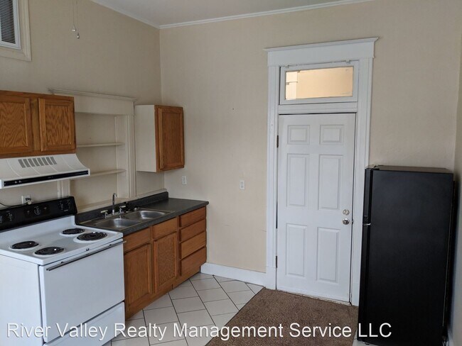 Foto del edificio - 1 br, 1 bath House - 319 W B Street  - res...