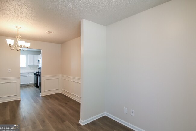 Building Photo - 225 Colser Drive