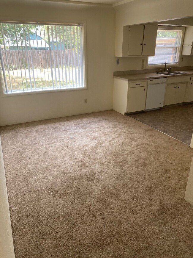 Foto del edificio - (487) 25th Street Duplex - 2 Bedroom / 1 B...