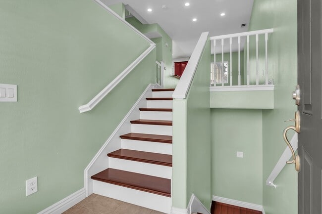 Building Photo - 26090 Stonehaven Dr