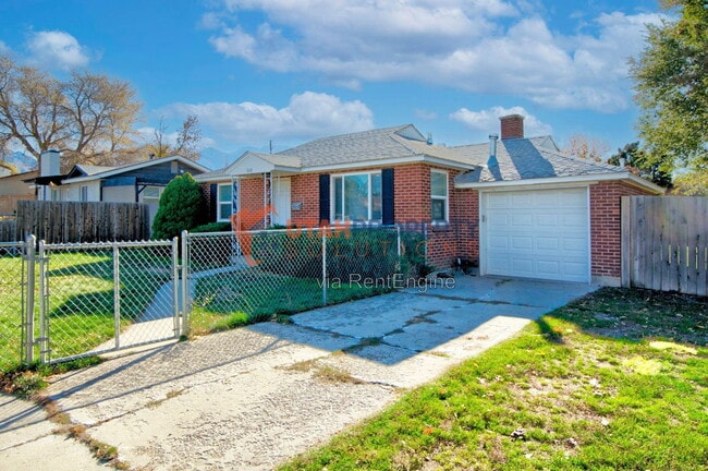 Building Photo - 860 Vics Rd