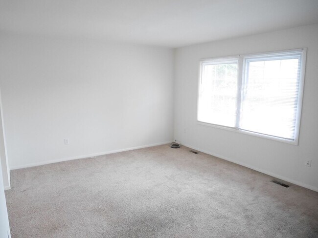 Foto del edificio - Olde Crofton Charm! Two Bedroom Townhome