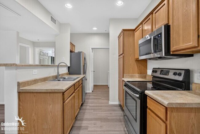 Foto del edificio - Beautiful 2Bdm 2Ba Condo with Community Pool in Glendale!