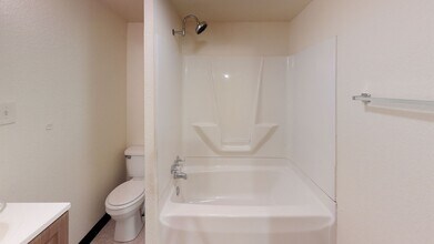 Building Photo - 464 Poplar St