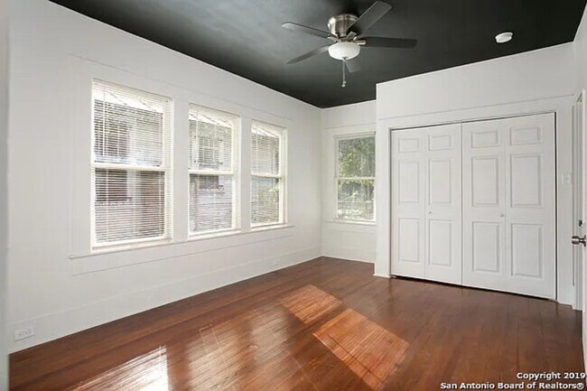 Foto del edificio - 329 Mason St