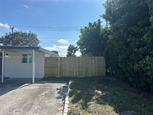 Foto del edificio - 1264 NE 25th Ct