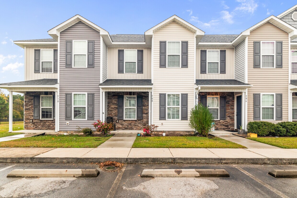508 Cider Hill Rd, Jacksonville, NC 28546 Townhome Rentals in