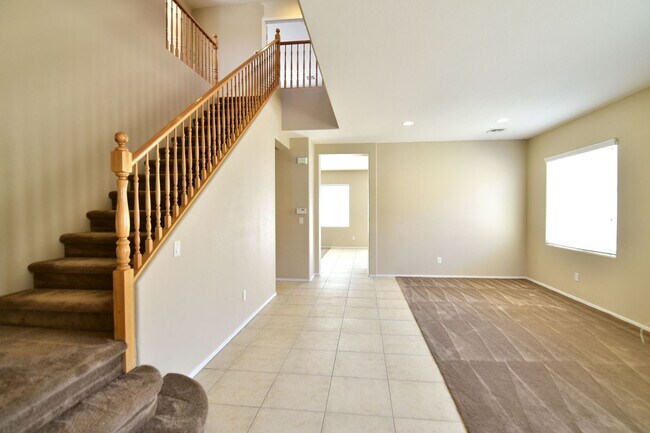 Foto del edificio - Beautiful 4BED/3BATH/CAR home located in SW Las Vegas! -Enjoy Rent-Free Holidays!
