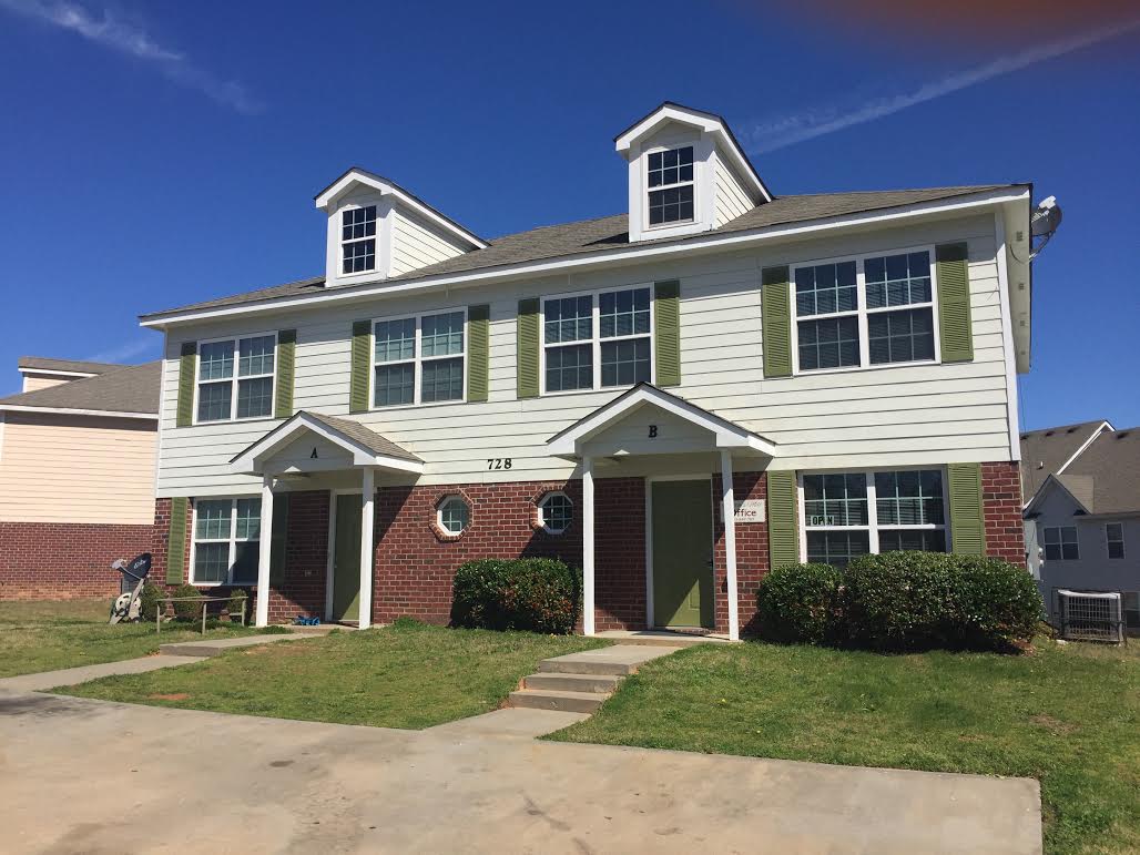 400 Old Mill Run, Monroe, GA 30655 Townhome Rentals in Monroe GA