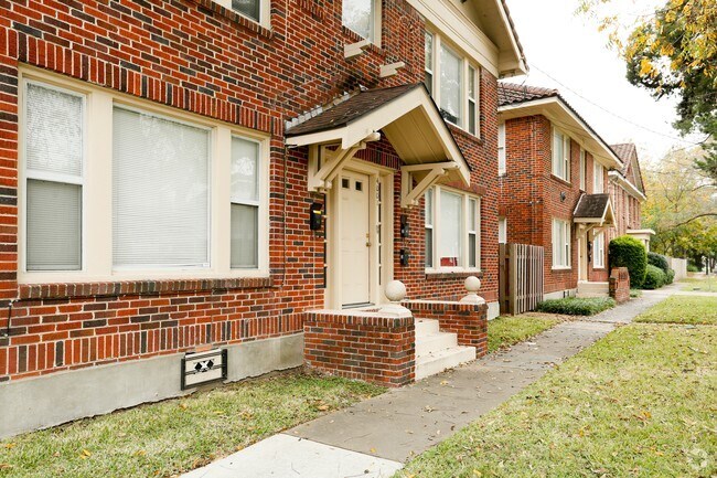 Building Photo - 4001 Caroline St