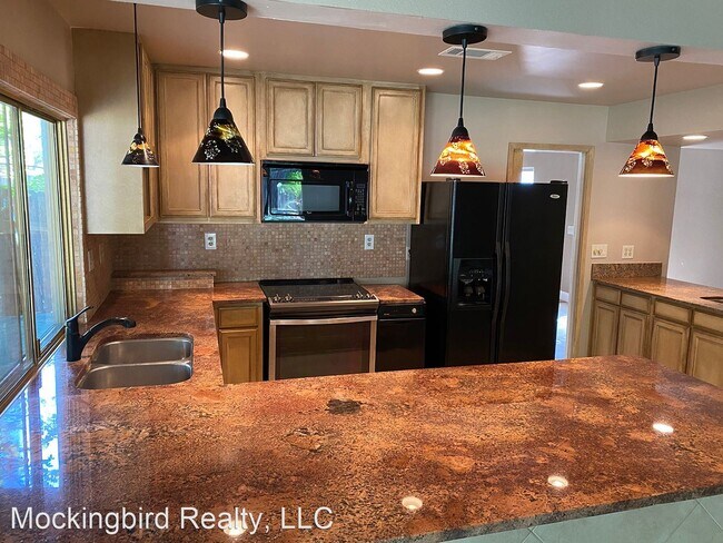 Building Photo - 4 br, 2 bath House - 5107 Sierra Madre