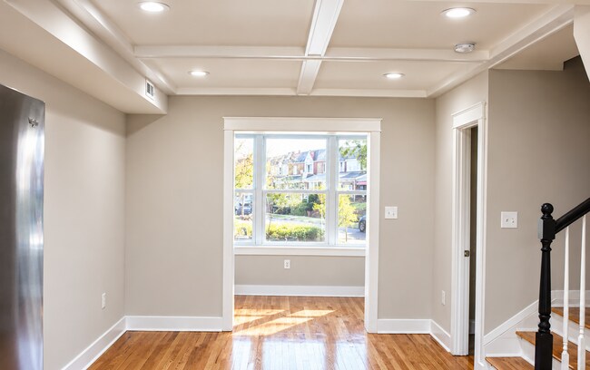 Foto del edificio - 242 33rd St NE