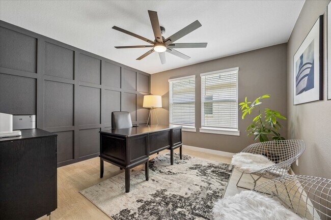 Foto del edificio - 3335 Kendleshire Ln