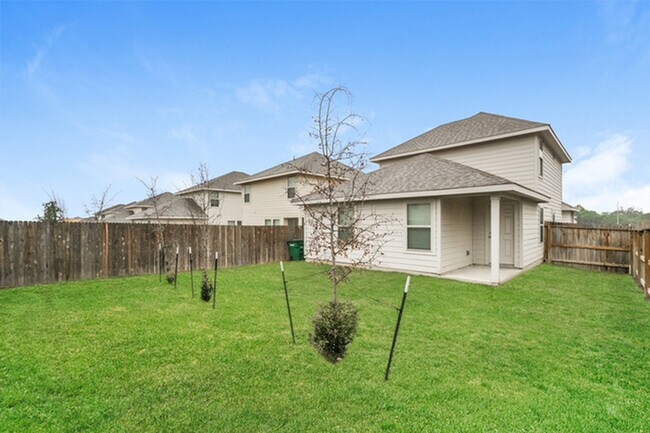 Building Photo - 2326 Redlove Dr